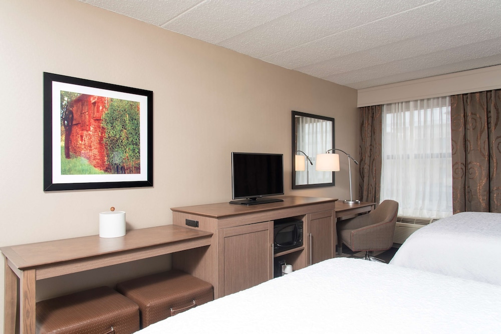 Hampton Inn Columbus Taylorsville Edinburgh - photo 14