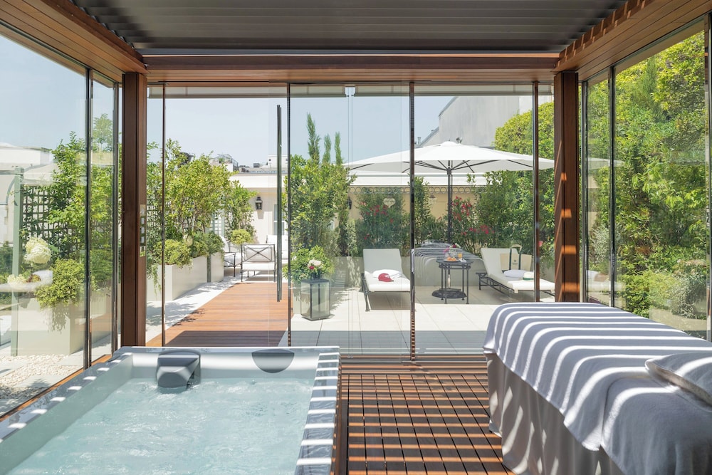 Le Bristol Paris Oetker Hotels in Paris, France