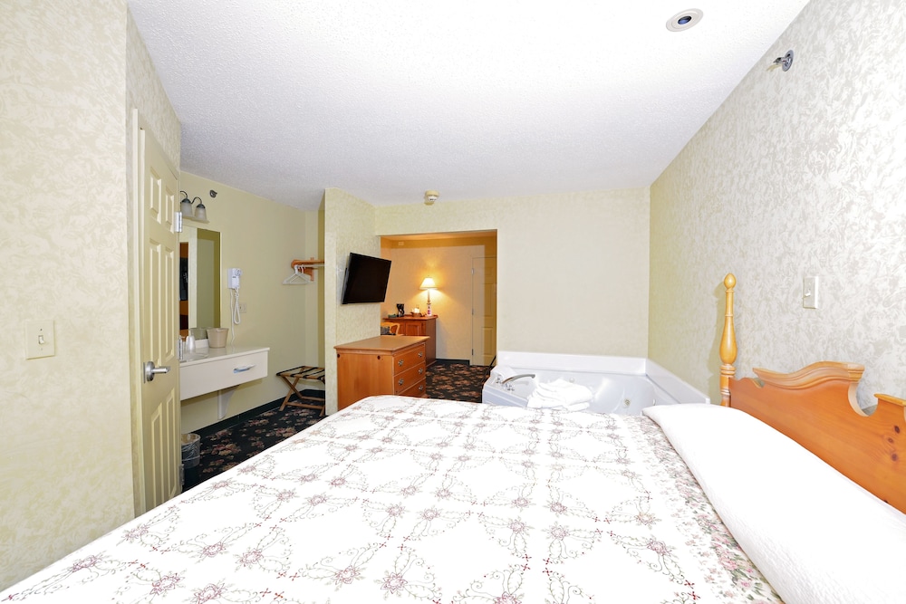 OurGuest Inn and Suites Downtown - photo 6