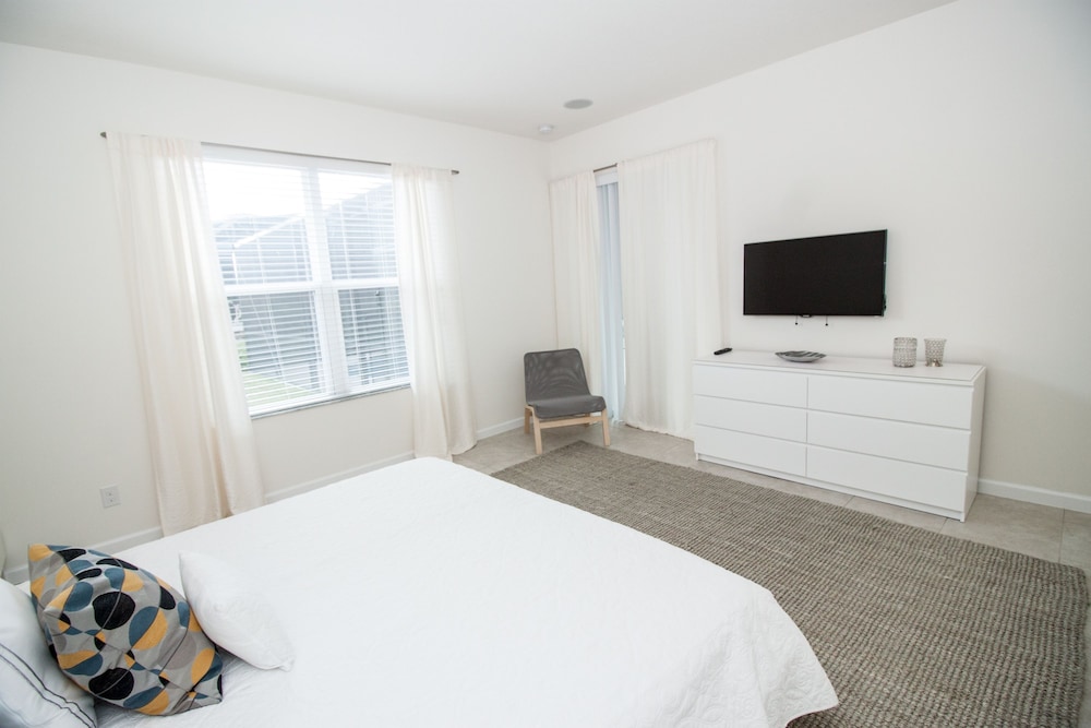 Solterra Resort by VHC Hospitality - photo 8
