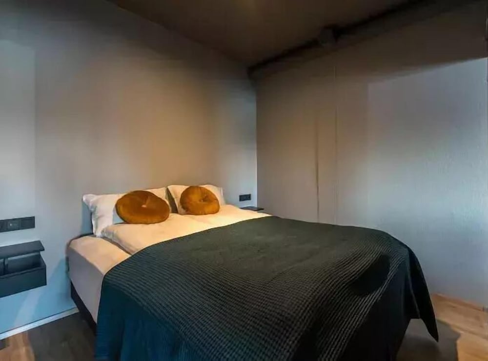 Modern Apartment With Hot Tub in Akureyri