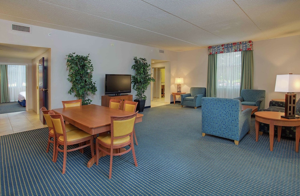 Embassy Suites by Hilton Lexington UK Coldstream - photo 22