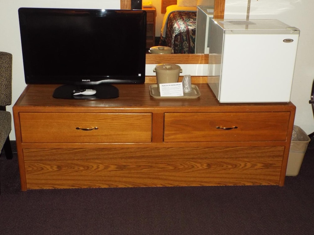 FairBridge Inn & Suites in Thorp WI - photo 15