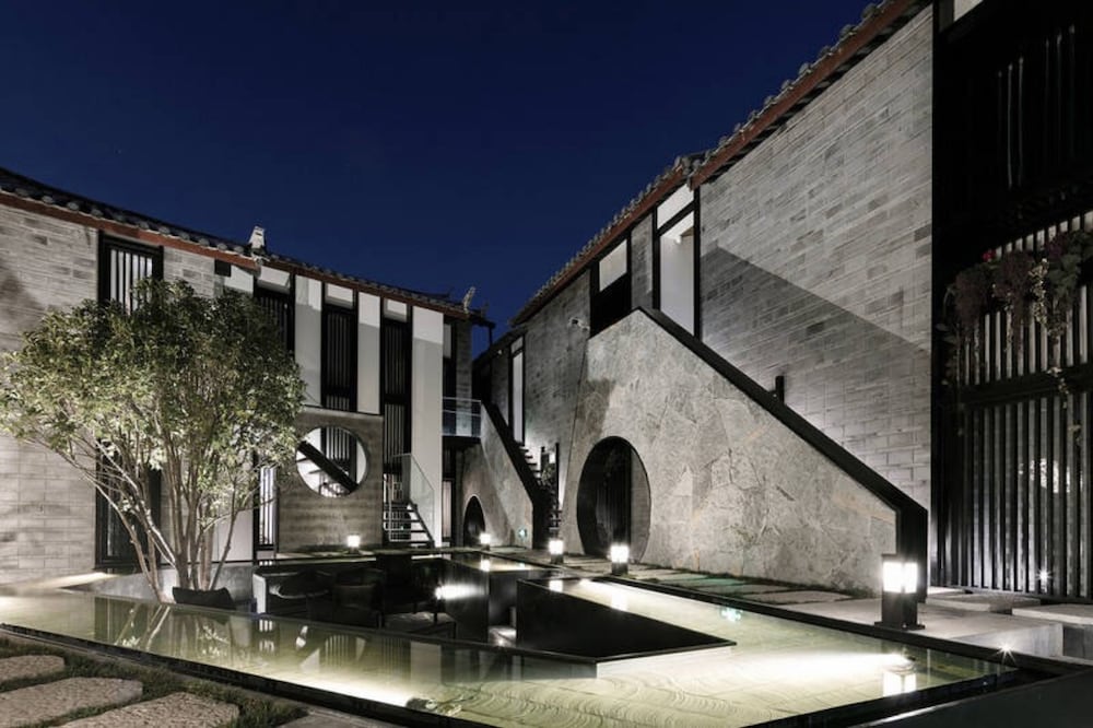 Floral Hotel Liman Shenmiji Inn — 4-Star Luxury Hotel in Lijiang, People's Republic of China