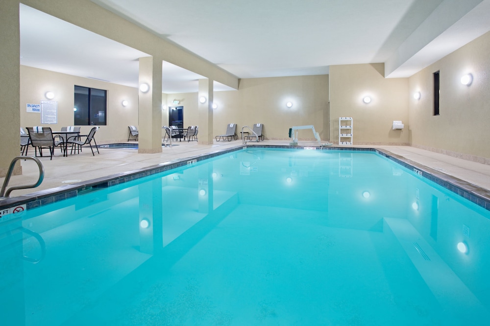 Holiday Inn Express Hotel & Suites Truth or Consequences by IHG - photo 13