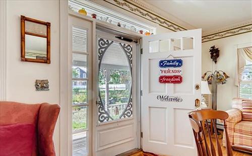 West Tisbury Inn - photo 10