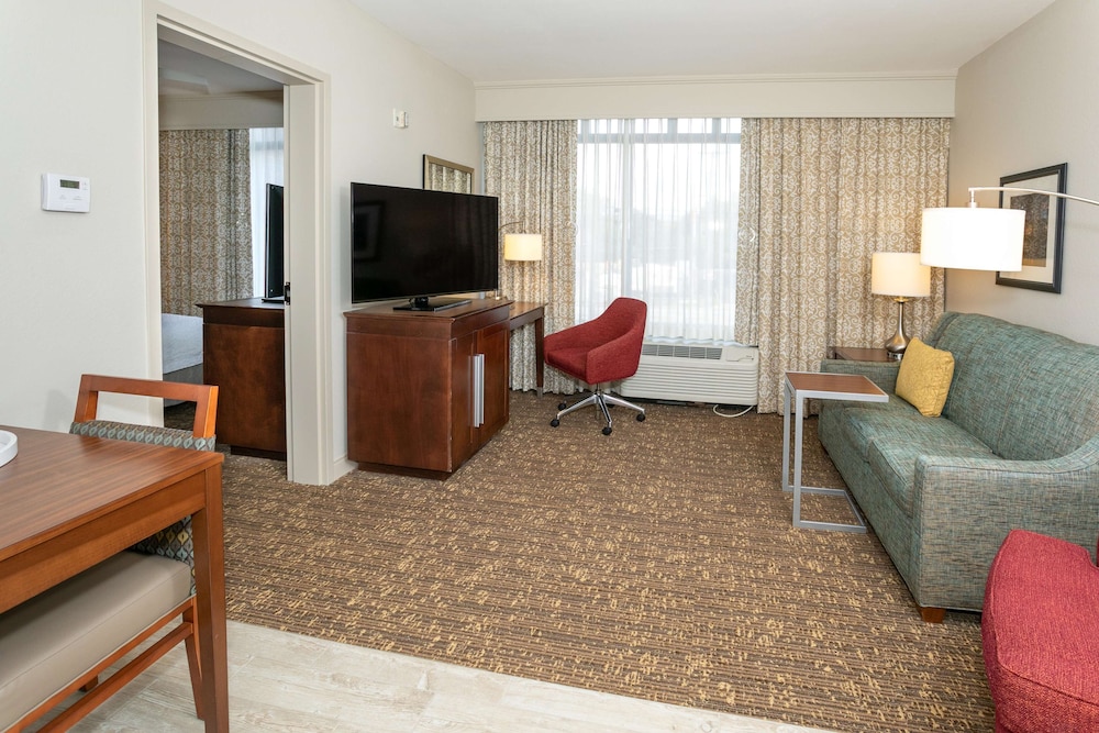 Hampton Inn & Suites Nashville Green Hills - photo 8