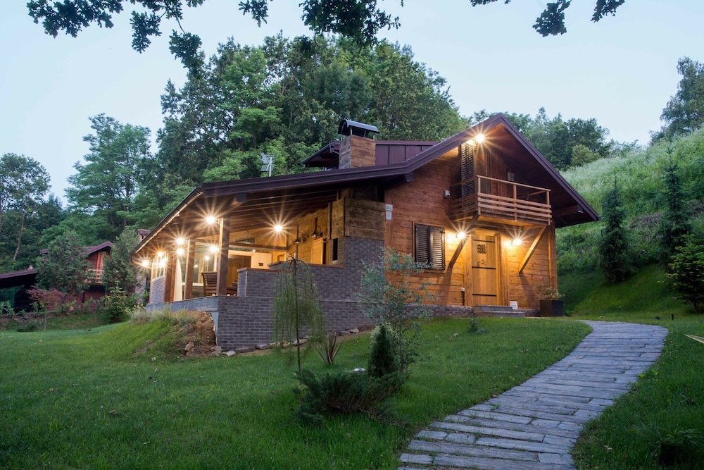Zagreb Kuća za odmor Swan River Holiday House — 4-Star Luxury Hotel in Lasinja, Croatia