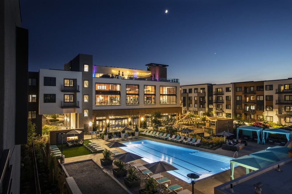 Global Luxury Suites in Menlo Park — 4-Star Luxury Hotel in Menlo Park, United States