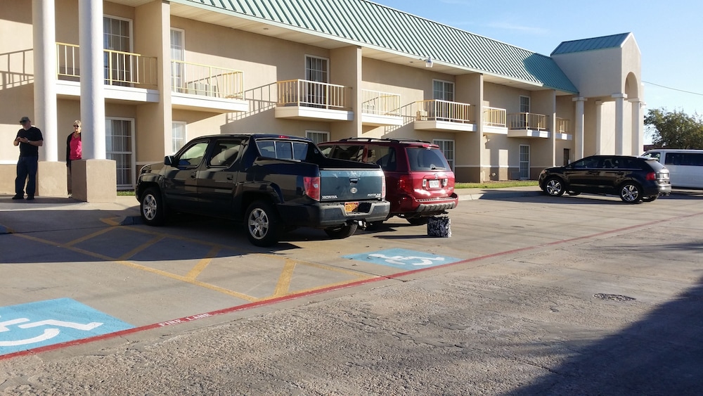Baymont by Wyndham Amarillo West Amarillo - photo 42