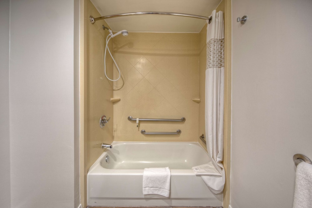 Hampton Inn by Hilton Concord Kannapolis - photo 19