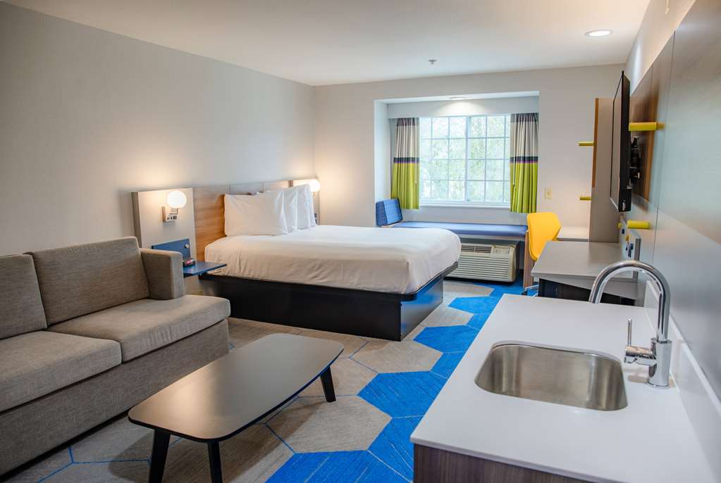 Microtel Inn & Suites by Wyndham Kingsland Naval Base I 95 - photo 23