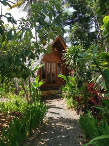 Coconut Tree Cottages — Cijulang