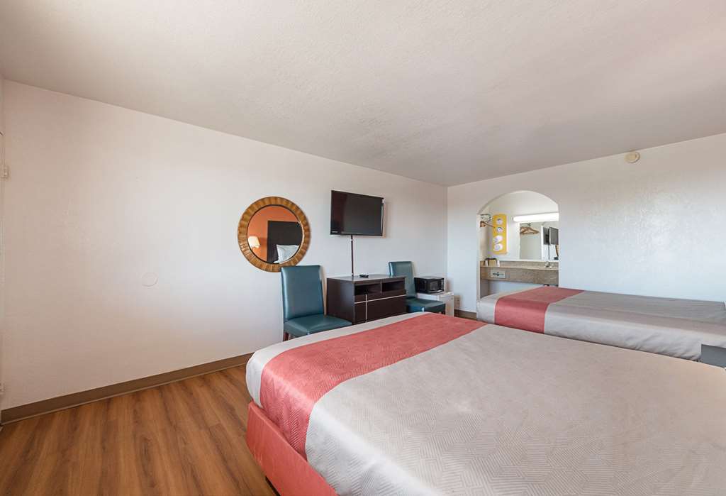 Motel 6 San Antonio TX I10 West - photo 12