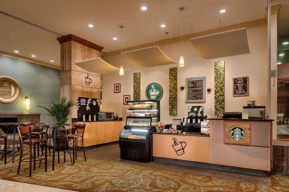 Doubletree by Hilton Philadelphia Airport - photo 34