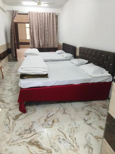 Nearest Khumbmela Hotel For Family