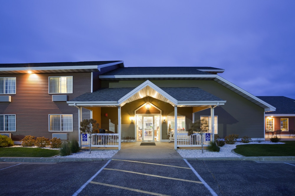 Paynesville Inn And Suites - photo 33