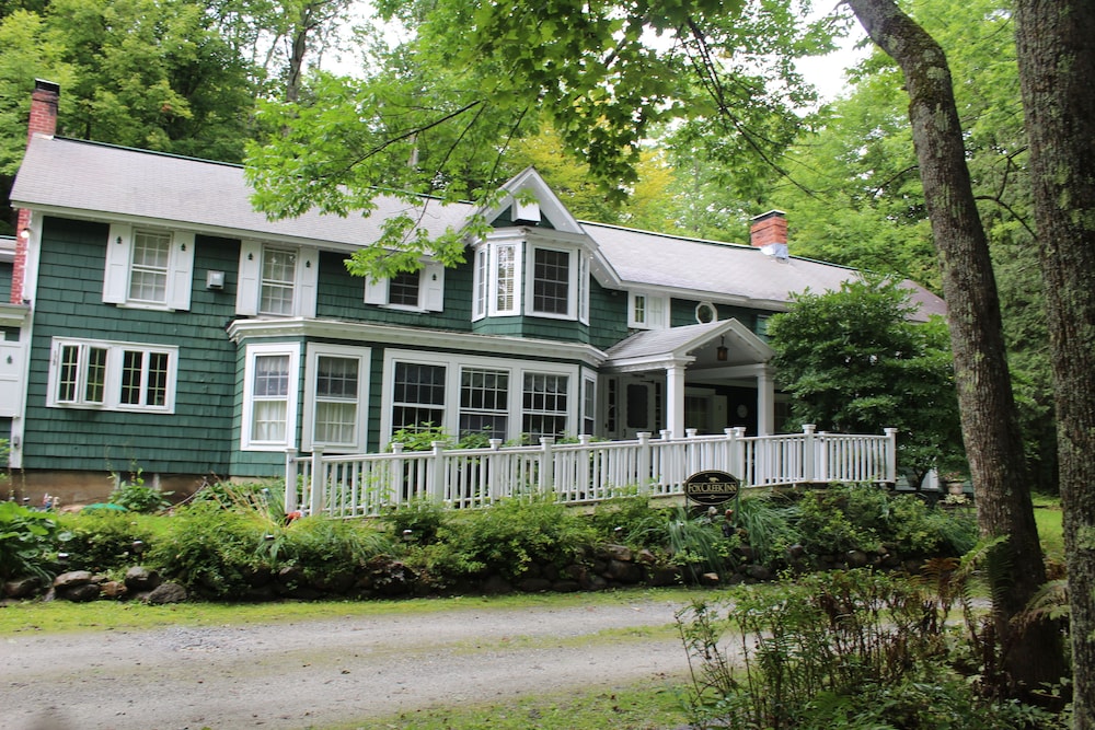 Fox Creek Inn Llc — hotel in Chittenden