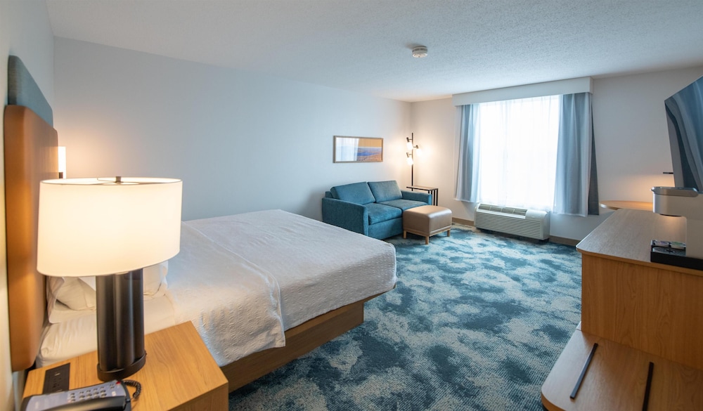 Hampton Inn Presque Isle Maine - photo 31