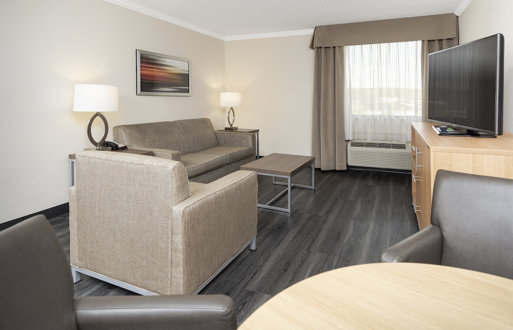 Holiday Inn Greenville by IHG - photo 21