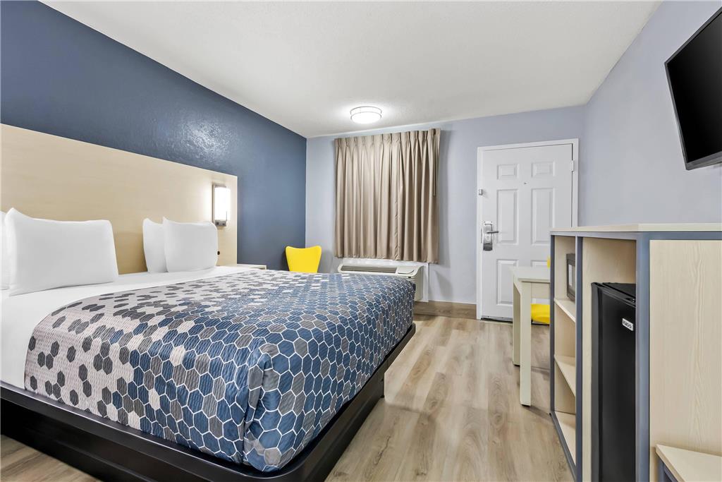 Econo Lodge Inn & Suites Cayce I 26 Airport - photo 12