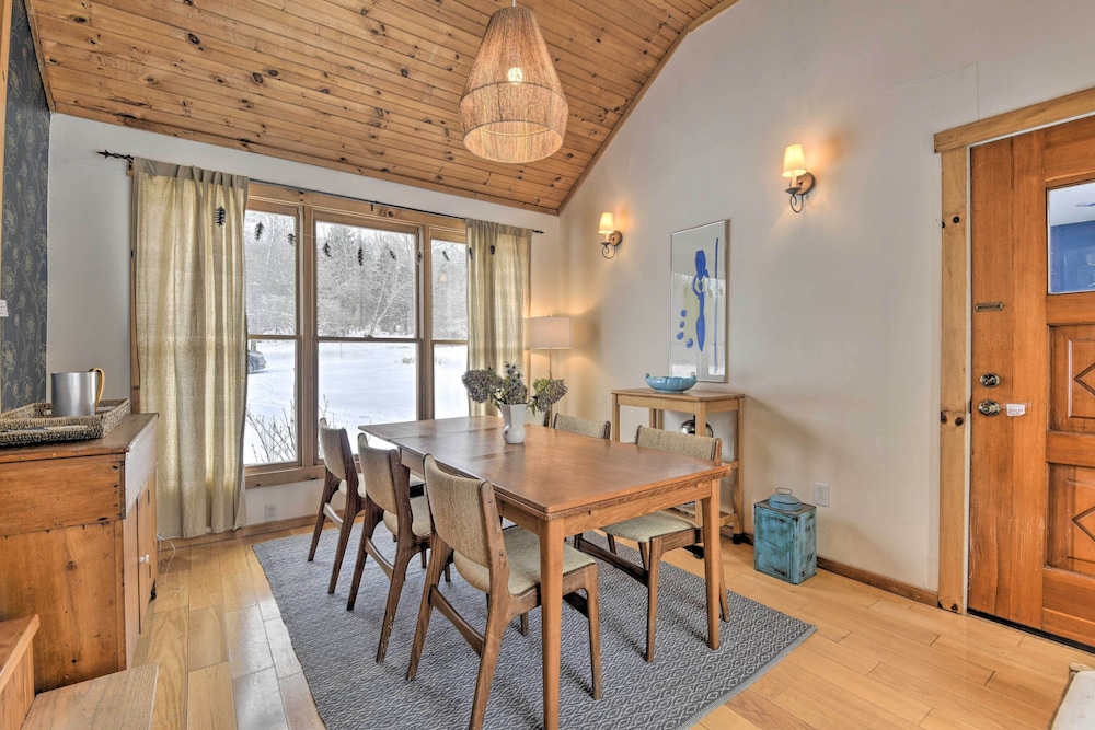 Upscale Montgomery Cabin Near Jay Peak Resort - photo 21