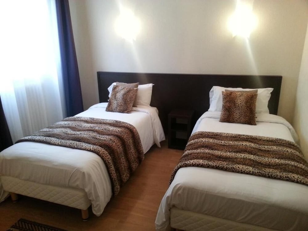 Hôtel Le Chapeau Rouge — Alencon — photo 4