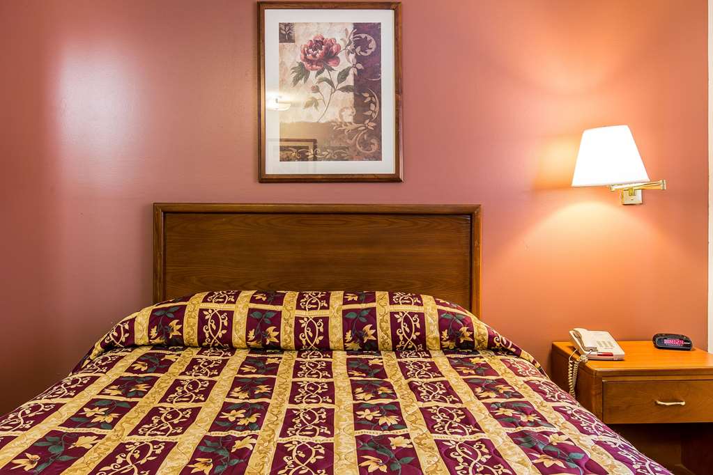 Suburban Extended Stay Abercorn - photo 16
