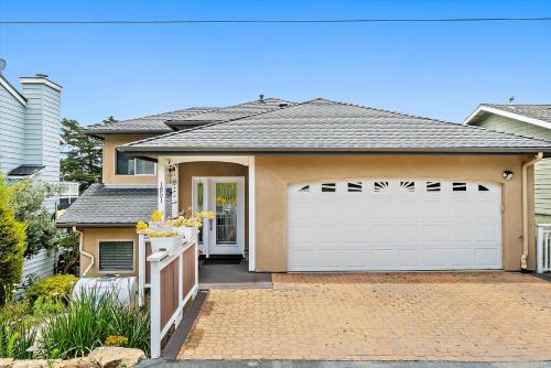 Seahorse Monthly Spring Special Mar thru May in Cambria, United States