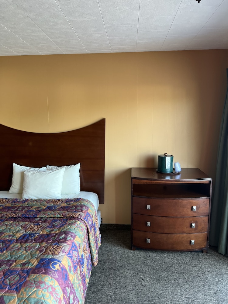 All Star Inn & Suites - photo 143