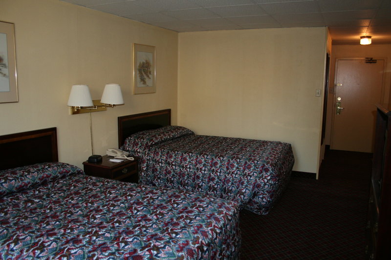Westmont Inn & Suites - photo 5