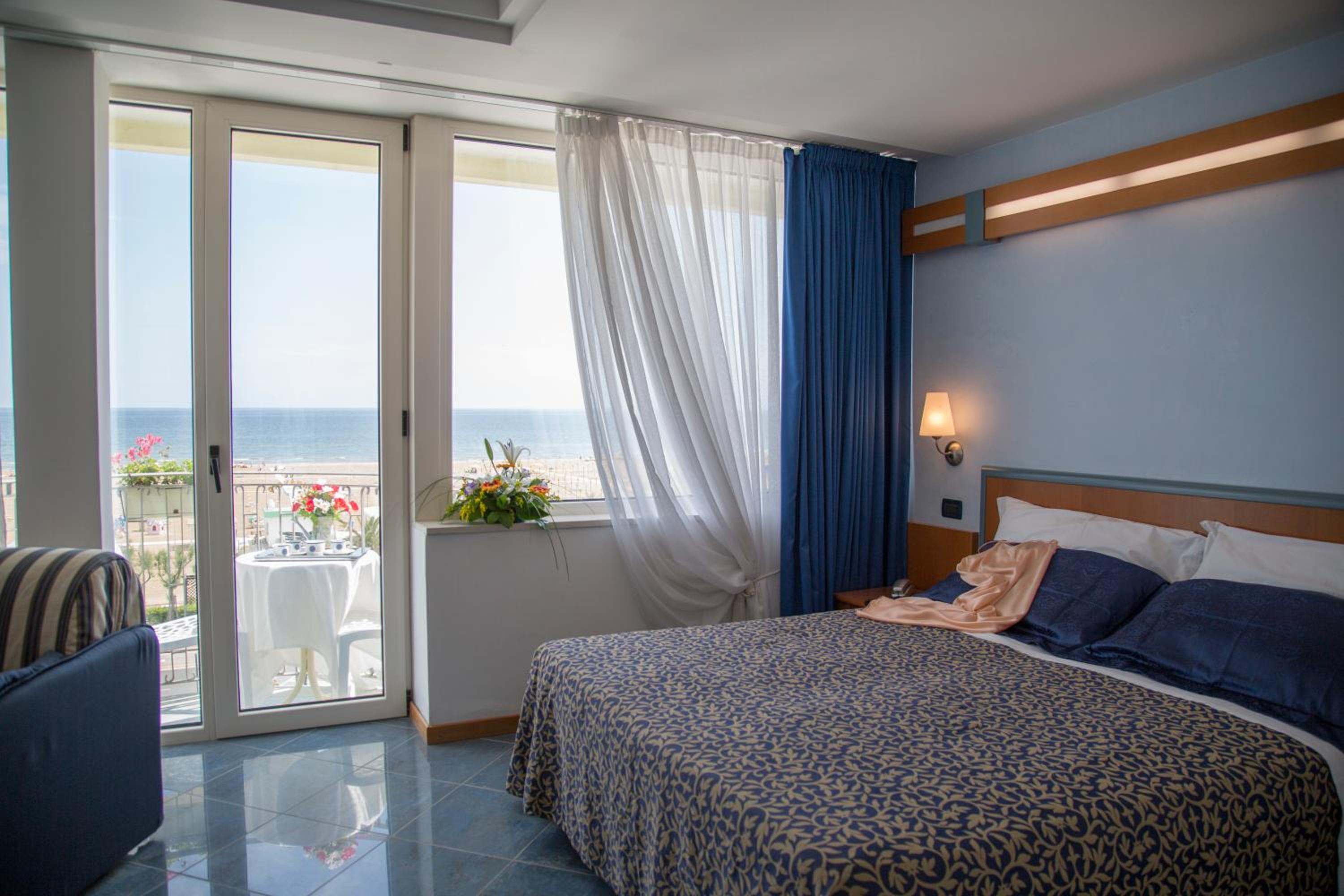 Hotel Ancora - last minute hotel in Rimini
