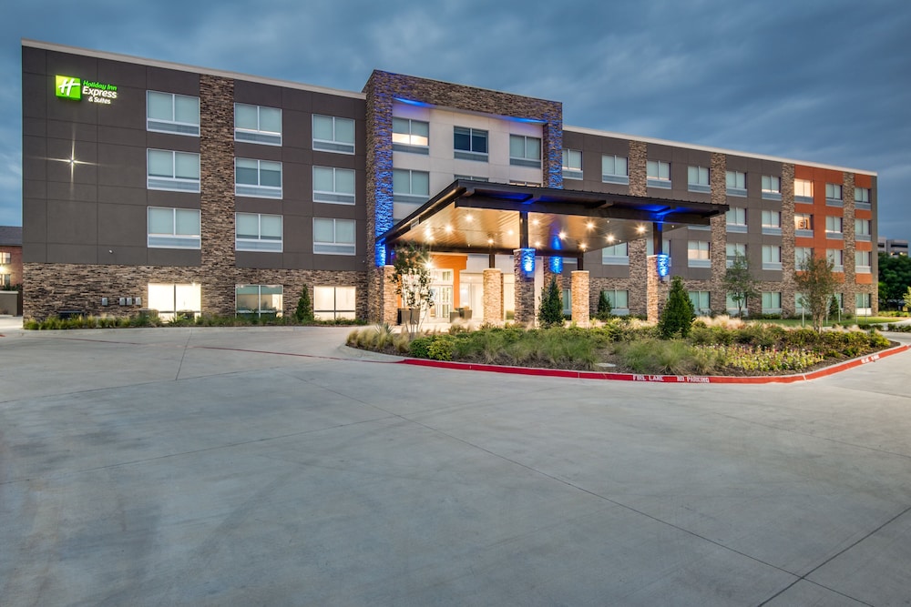 Holiday Inn Express & Suites Dallas North Addison by IHG in Dallas, United States