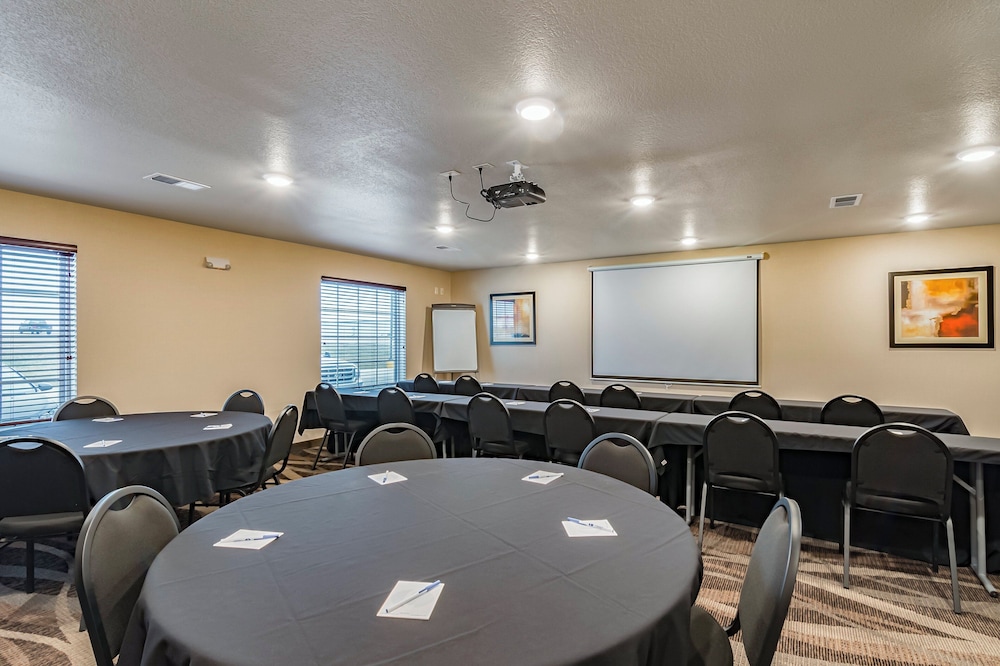 Cobblestone Inn & Suites Lamoni - photo 45