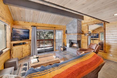Smith Chalet at Snow Summit Furnished Resort Condo Foosball Walk To Lifts in Big Bear Lake, United States