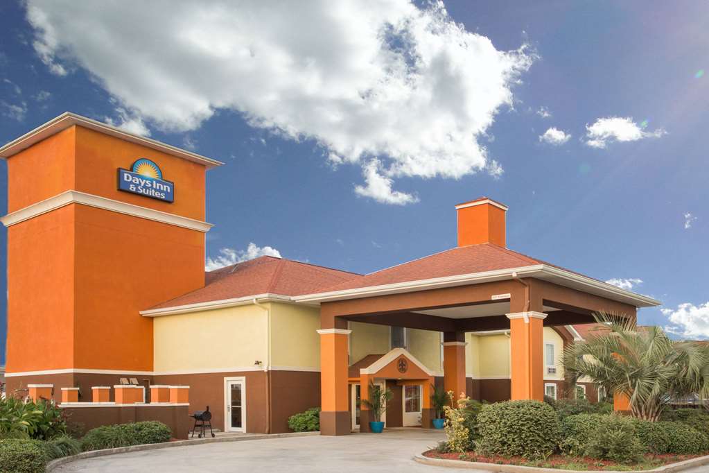 Days Inn & Suites by Wyndham Thibodaux - photo 2