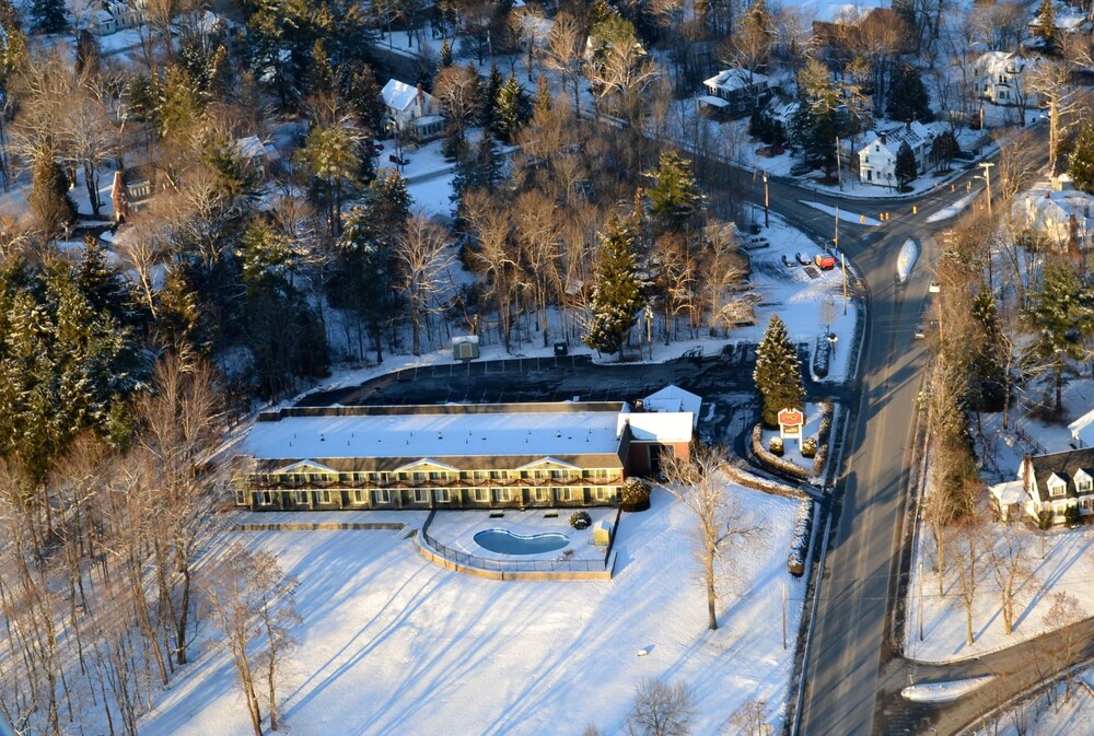 University Inn Academic Suites - photo 25