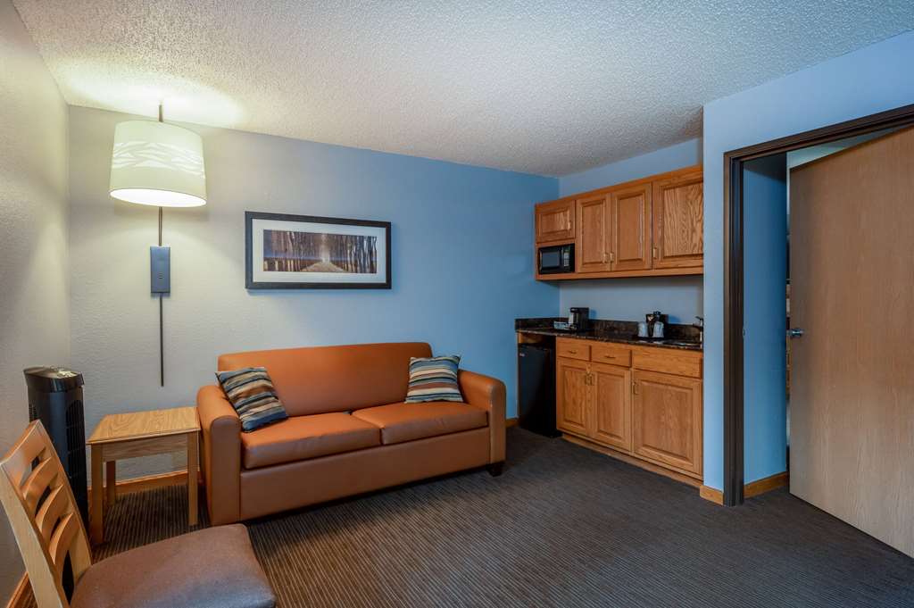 AmericInn by Wyndham Eau Claire - photo 25