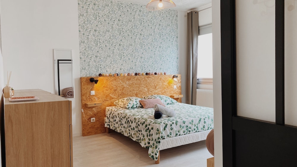 La maison d’Angelique Coliving Hotel Gare de Niort in Niort, France