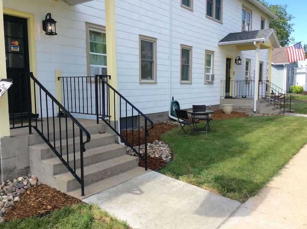 Riverdale Inn - photo 21