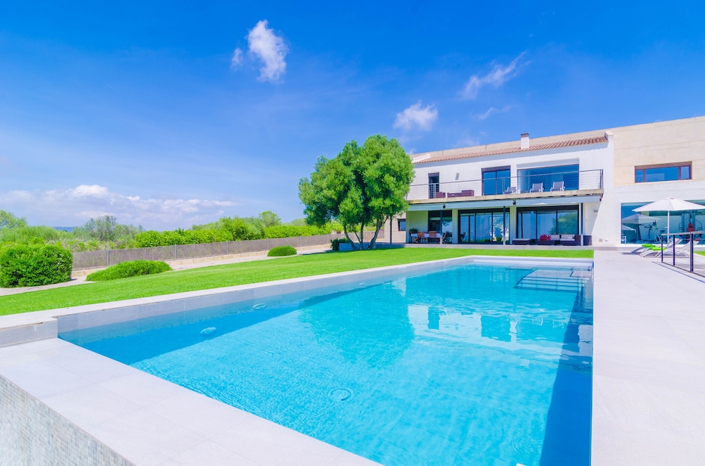 Finca Can Vola - carbon neutral hotel in Palma