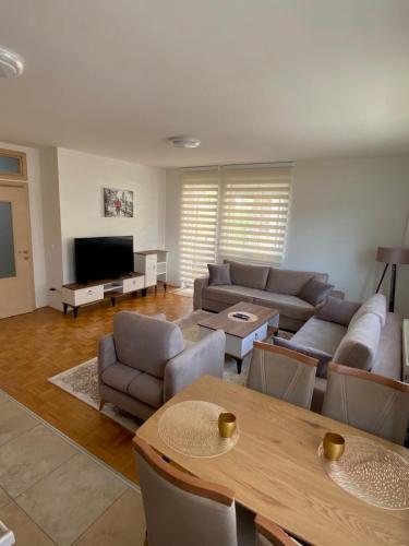 Gray Apartment 1 Pristina — 4-Star Luxury Hotel in Pristina, Kosovo