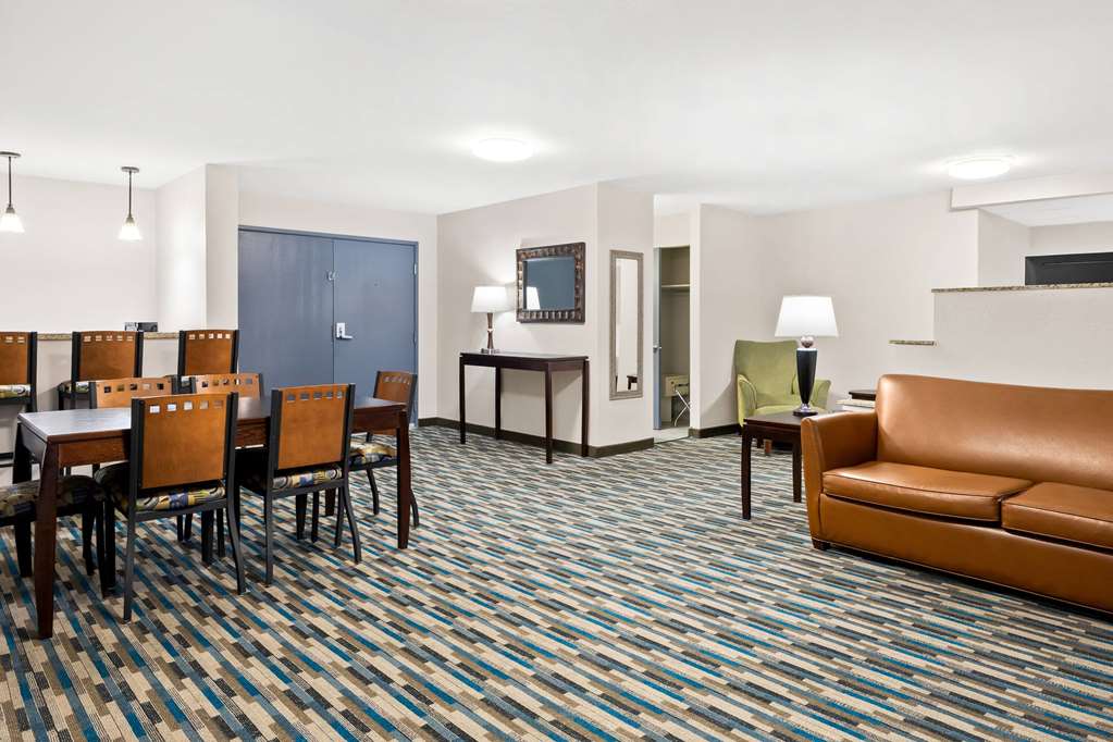 Days Inn & Suites by Wyndham Mesa Near Phoenix - photo 49