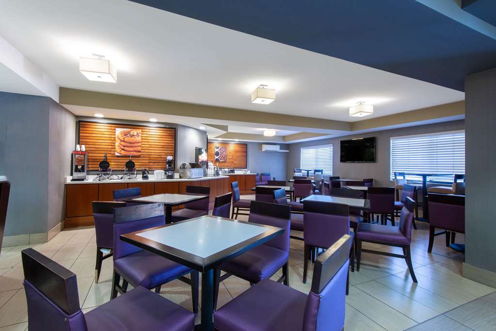 La Quinta Inn & Suites by Wyndham Erie - photo 58