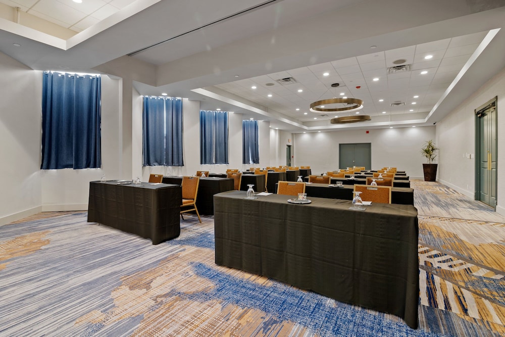 Crowne Plaza Houston Med Ctr Galleria Area by IHG - photo 84