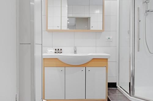 Secluded 1BR Apt in the Heart of the City — 4-Star Luxury Hotel in Auckland, New Zealand