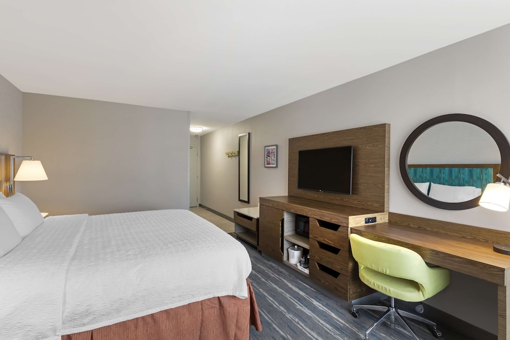 Hampton Inn Ft Collins - photo 26