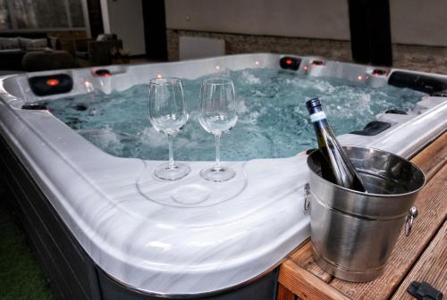 Villa Rea comfort e relax — 4-Star Luxury Hotel in Carlentini, Italy