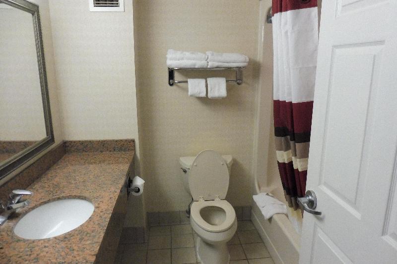 Red Roof Inn & Suites Galloway - photo 20