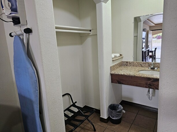 Carrizo Inn - photo 14